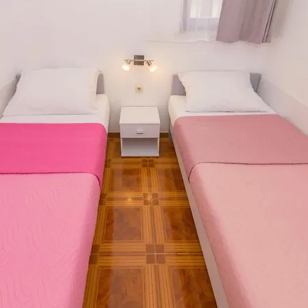 Apartment Neptun Pirovac