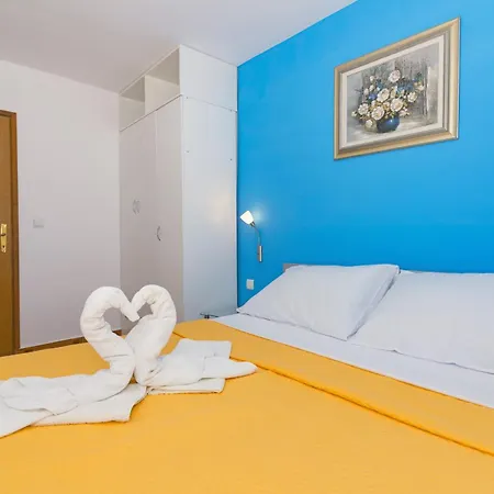 Apartment Neptun Pirovac