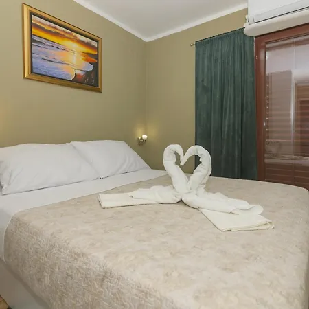 Neptun Apartment Pirovac