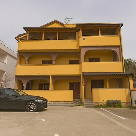Neptun Apartment Pirovac