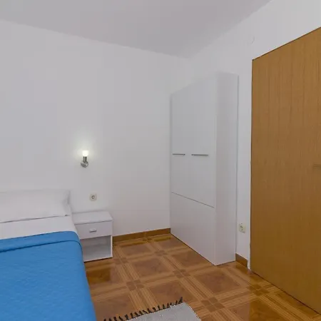 Apartment Neptun Pirovac