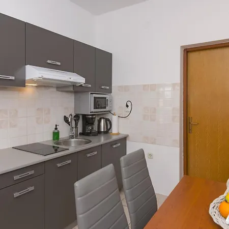 Neptun Apartment Pirovac