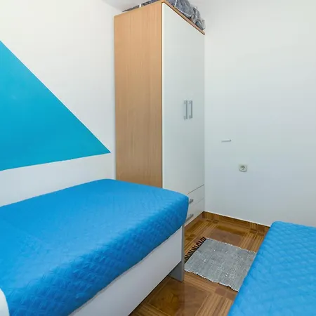 Apartment Neptun Pirovac