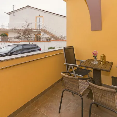 Neptun Apartment Pirovac